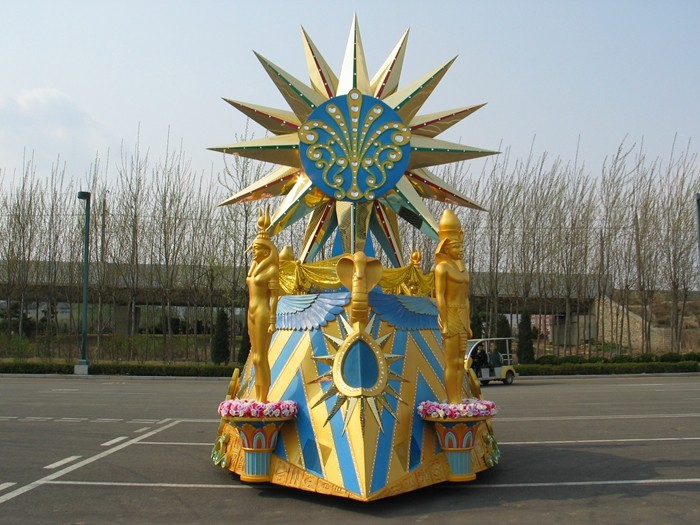 遊樂(le) 園彩車