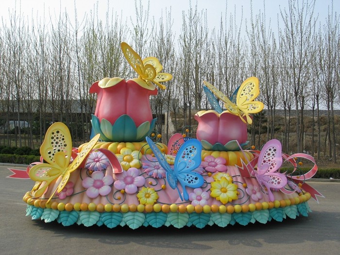 遊樂(le) 園彩車