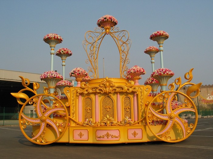 遊樂(le) 園彩車