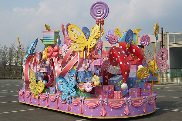 遊樂(le) 園花車